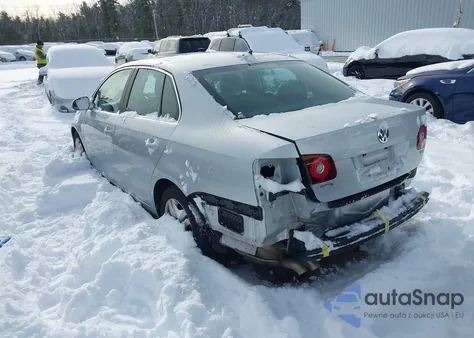 2009 Volkswagen Jetta Tdi z USA, uszkodzony, nr VIN 3VWAL81K39M121011